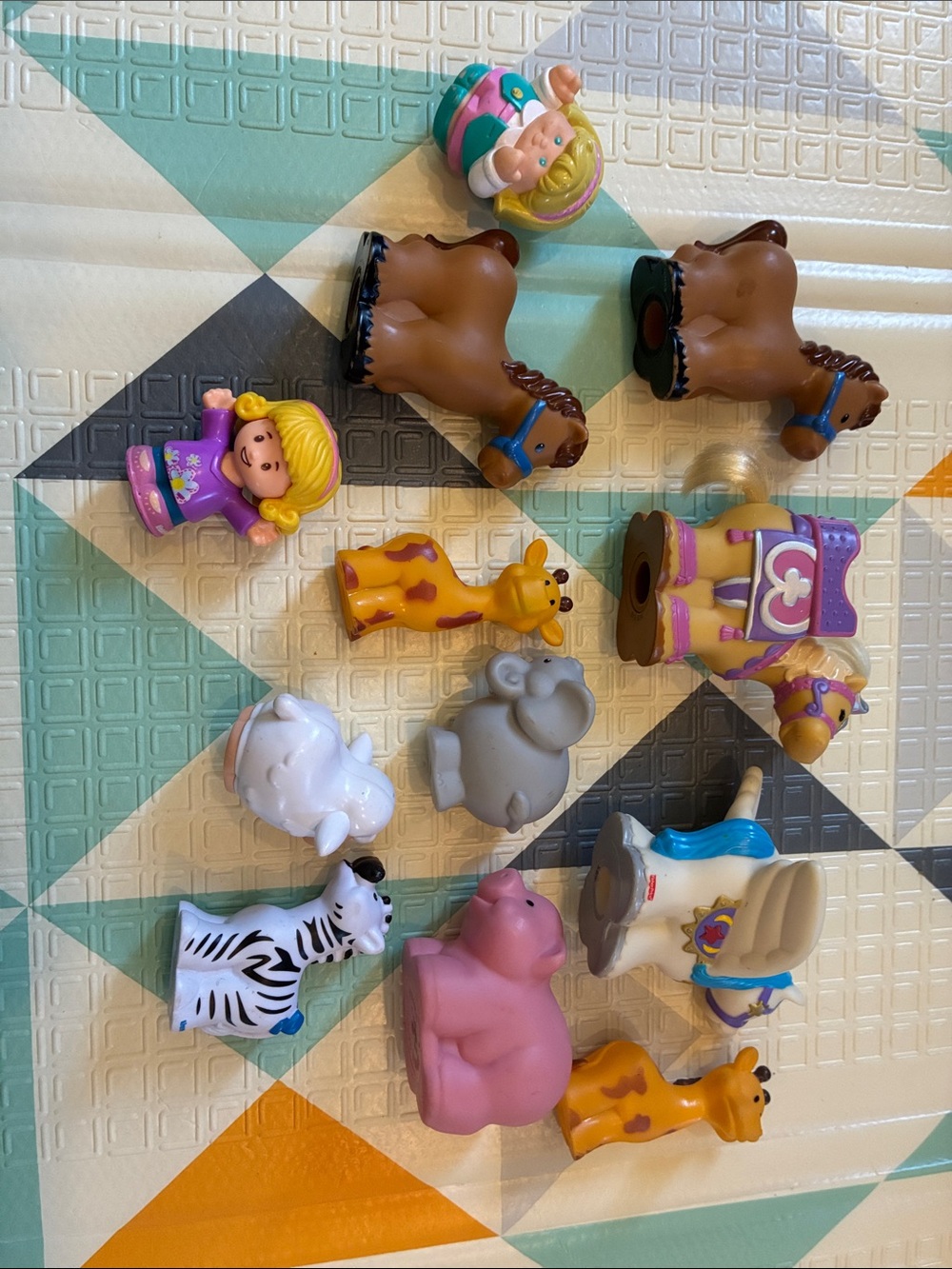 Kids Animal Toy Figures Playset - Pink, Yellow, Brown, White, Gray, Blue